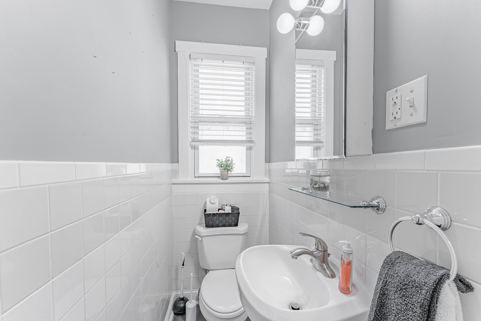 168 Villa Street Elgin, IL 60120 - Photo 13 of 36