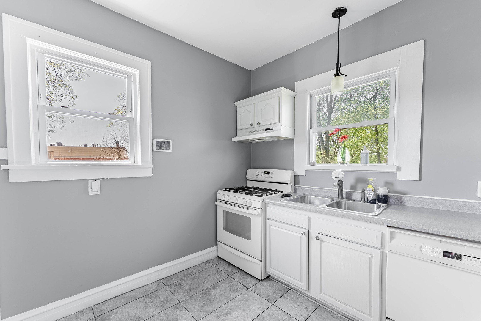 168 Villa Street Elgin, IL 60120 - Photo 15 of 36