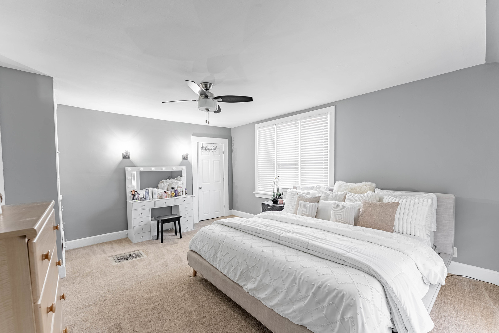 168 Villa Street Elgin, IL 60120 - Photo 18 of 36