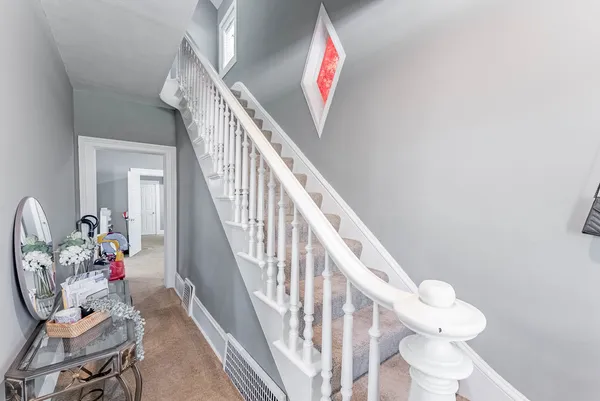 $300,000 | 168 Villa Street, Elgin, IL 60120