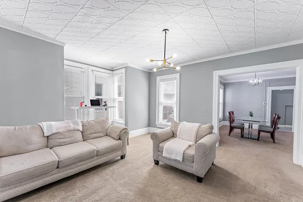 $300,000 | 168 Villa Street, Elgin, IL 60120