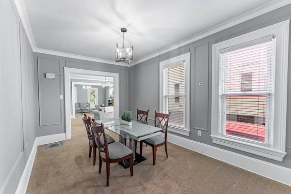 $300,000 | 168 Villa Street, Elgin, IL 60120
