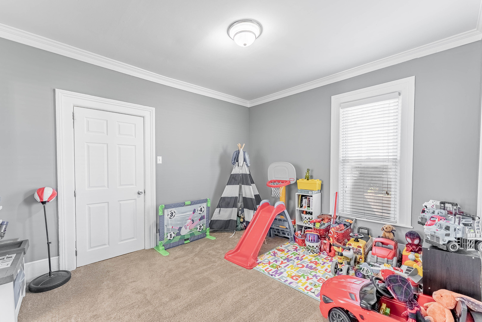 168 Villa Street Elgin, IL 60120 - Photo 9 of 36
