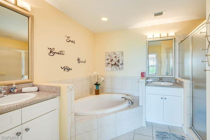 7905 Mahogany Run Lane, Unit 1314 Naples, FL 34113 - Photo 3 of 11