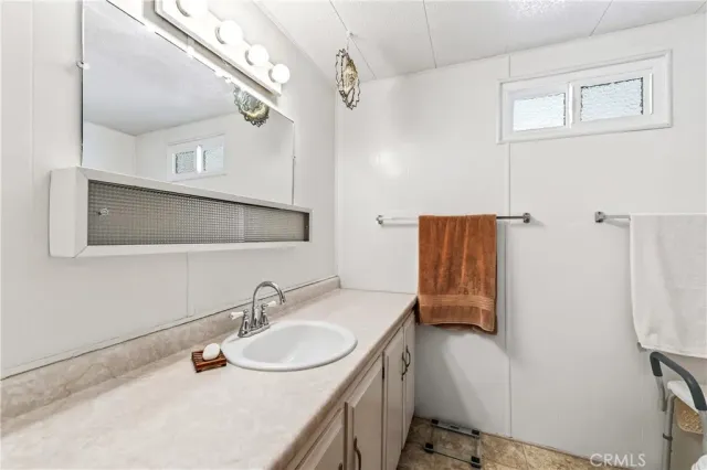 a view of a back yard