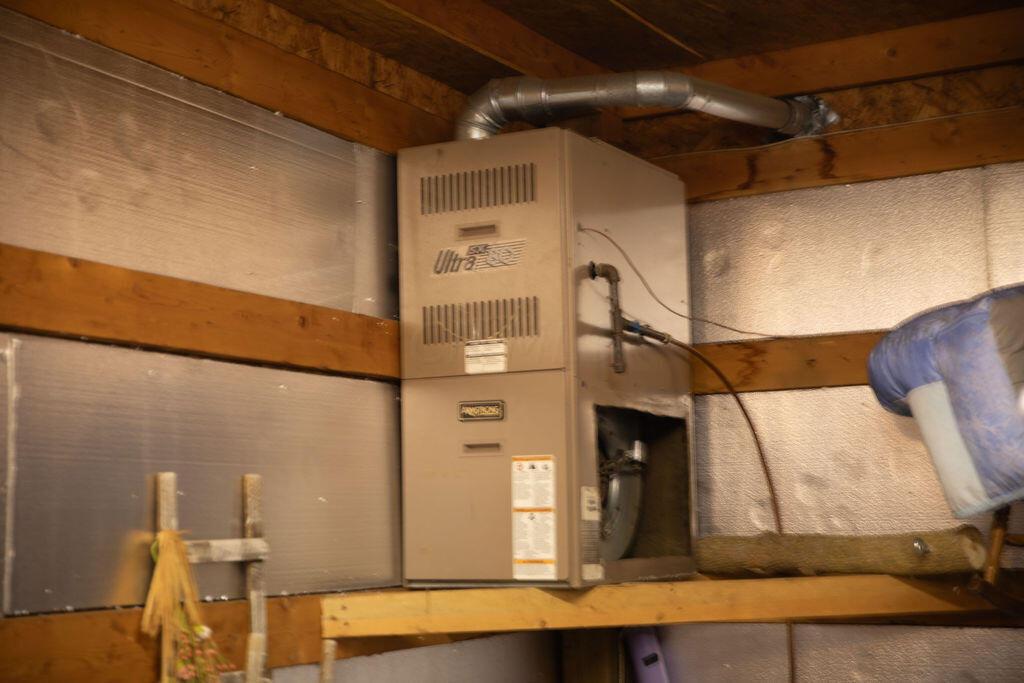 8857 Ringgold Fairfield Road Circleville, OH 43113 - Photo 31 of 36 Furnace in 30 x 40 pole barn
