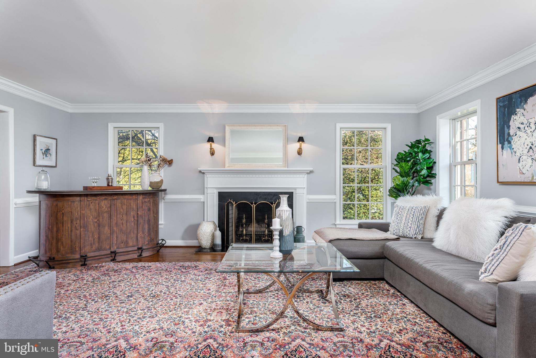 890 Springbank Lane Wayne, PA 19087 - Photo 18 of 46 Bright and spacious living room