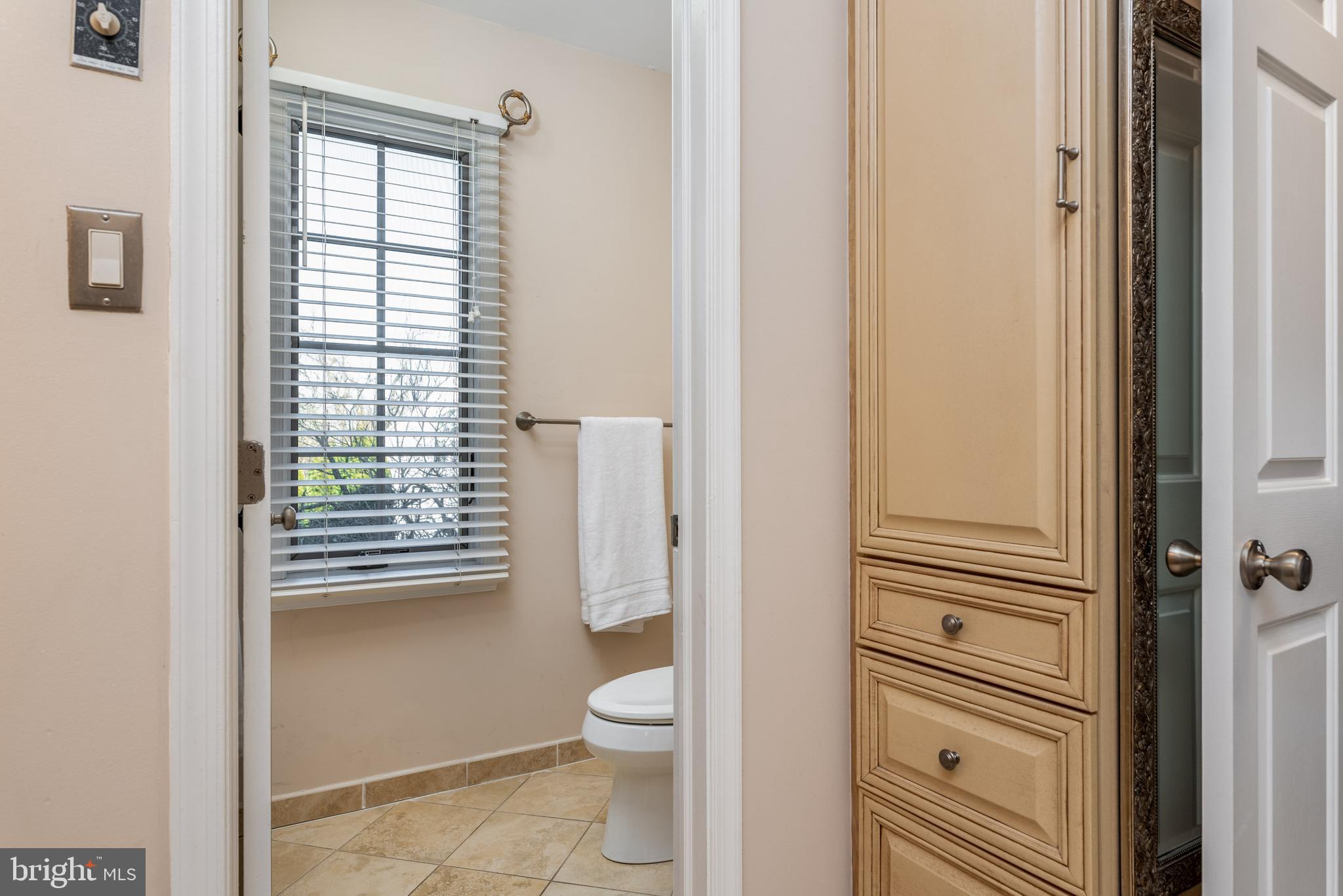 890 Springbank Lane Wayne, PA 19087 - Photo 29 of 46 Primary en suite bath