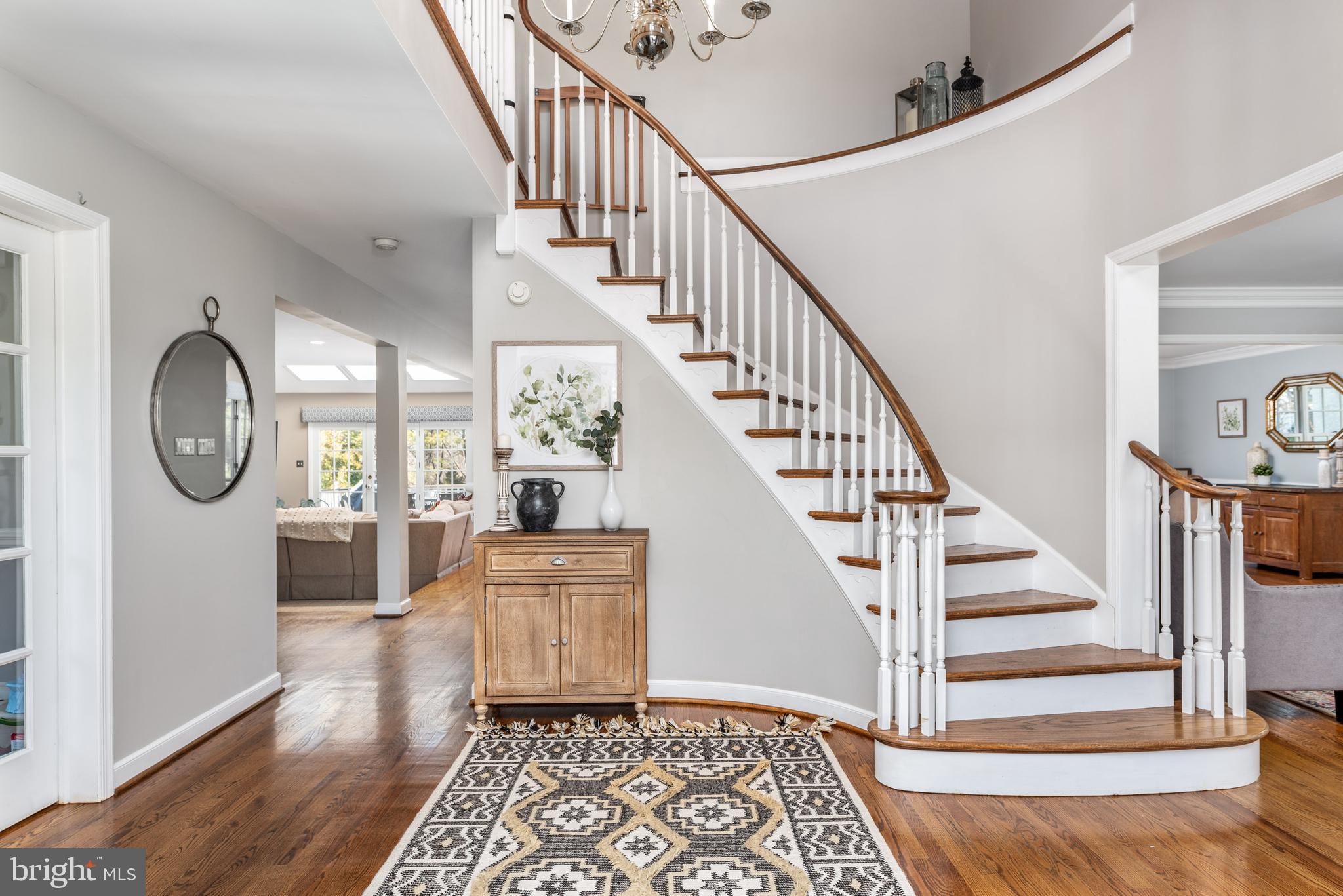 890 Springbank Lane Wayne, PA 19087 - Photo 5 of 46 Two story foyer