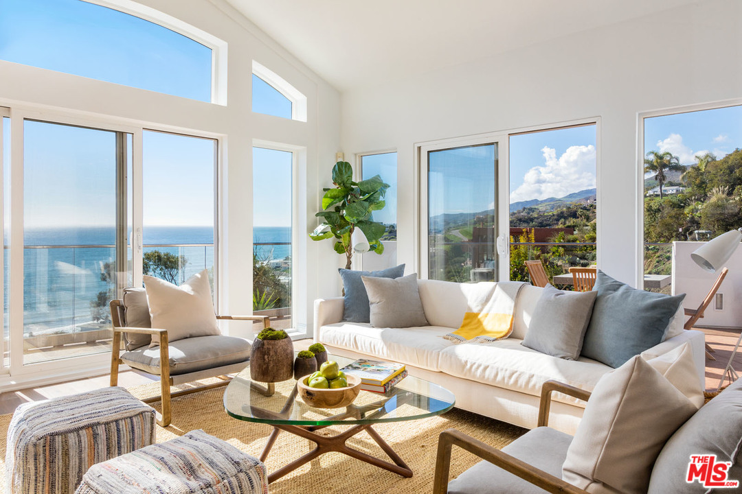 21470 Rambla Vista Malibu, CA 90265 - Photo 2 of 29