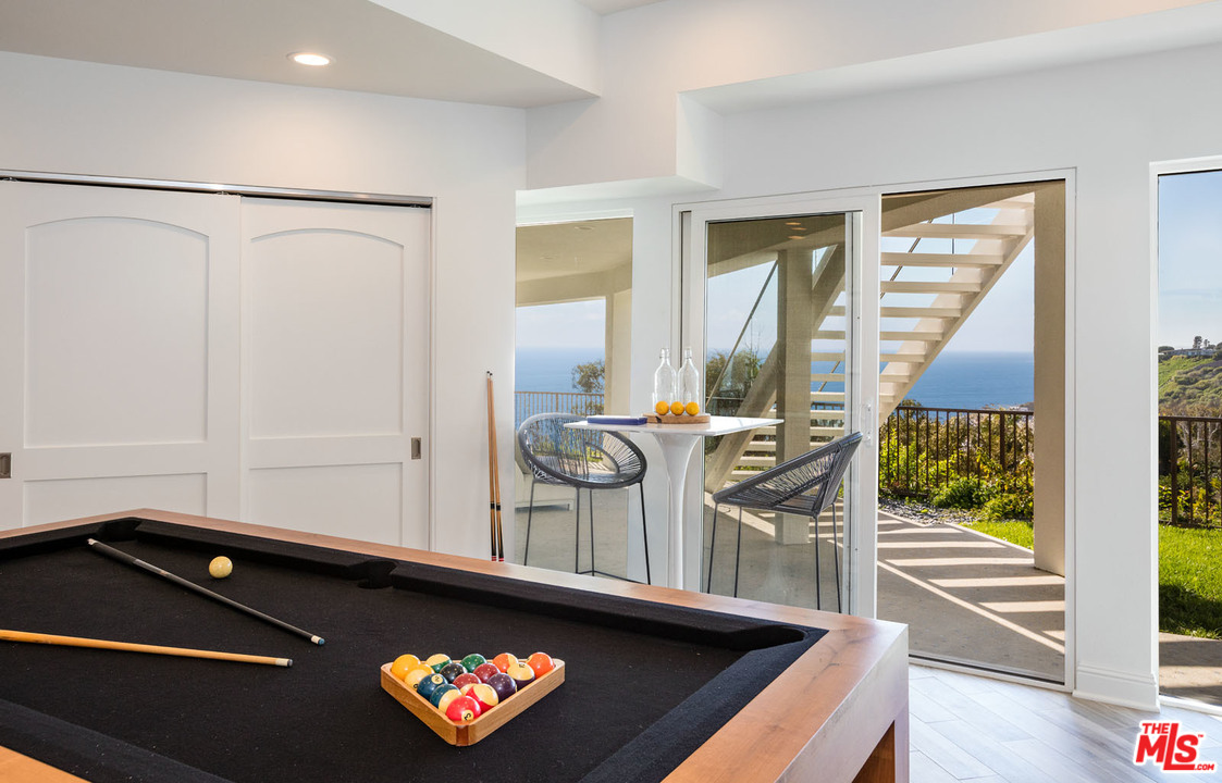 21470 Rambla Vista Malibu, CA 90265 - Photo 22 of 29