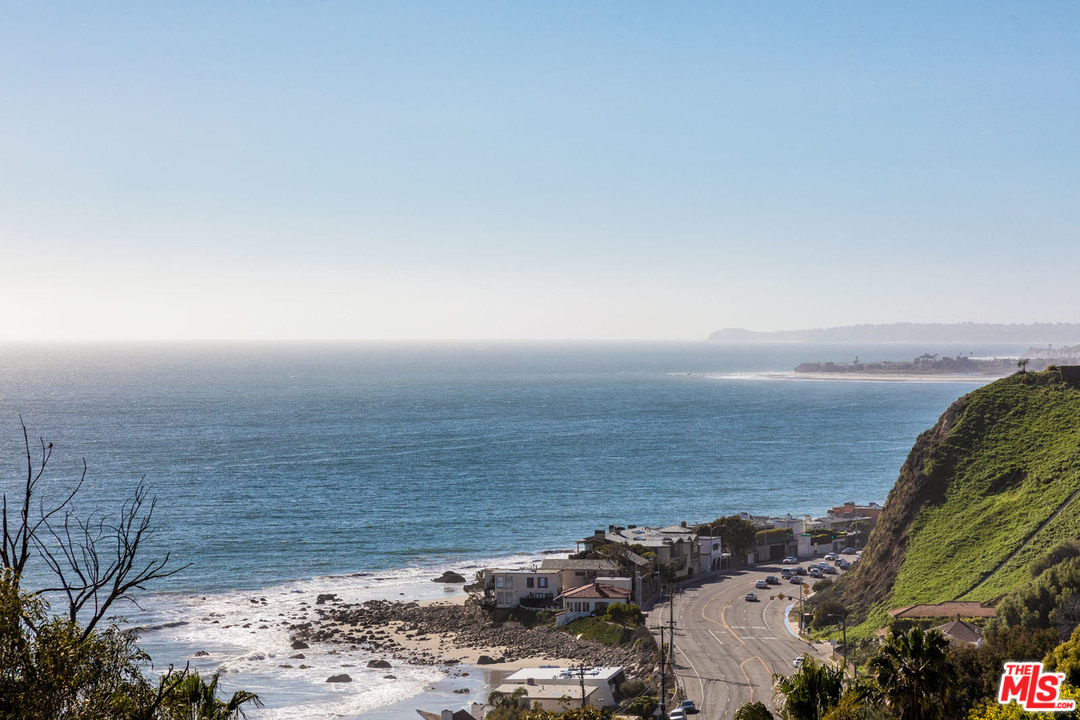 21470 Rambla Vista Malibu, CA 90265 - Photo 25 of 29