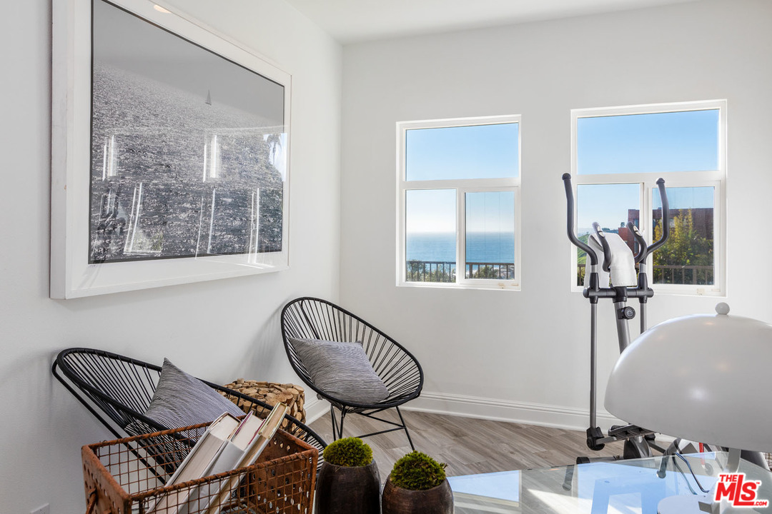 21470 Rambla Vista Malibu, CA 90265 - Photo 27 of 29