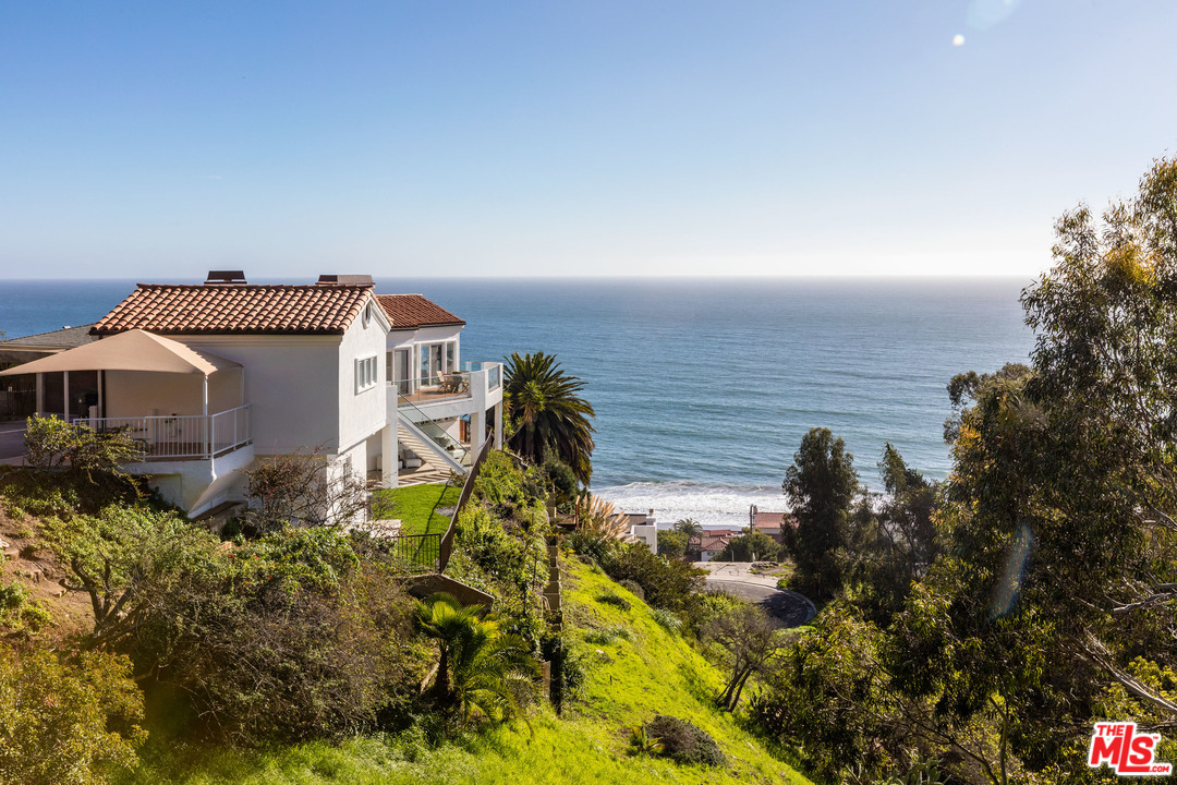 21470 Rambla Vista Malibu, CA 90265 - Photo 5 of 29