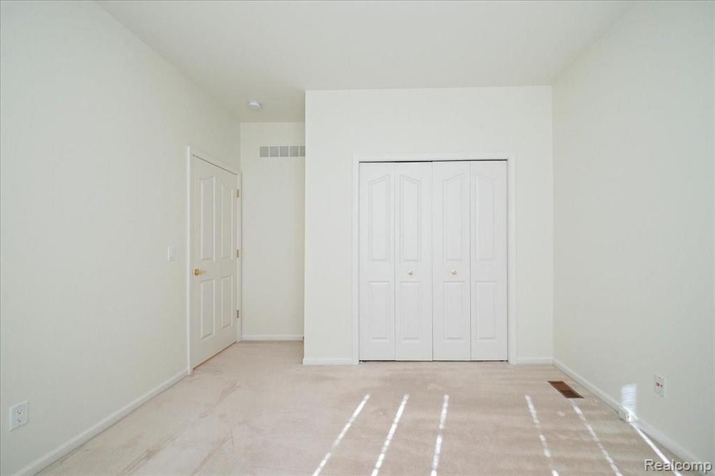 1678 Maple Creek Court Rochester, MI 48306 - Photo 20 of 31