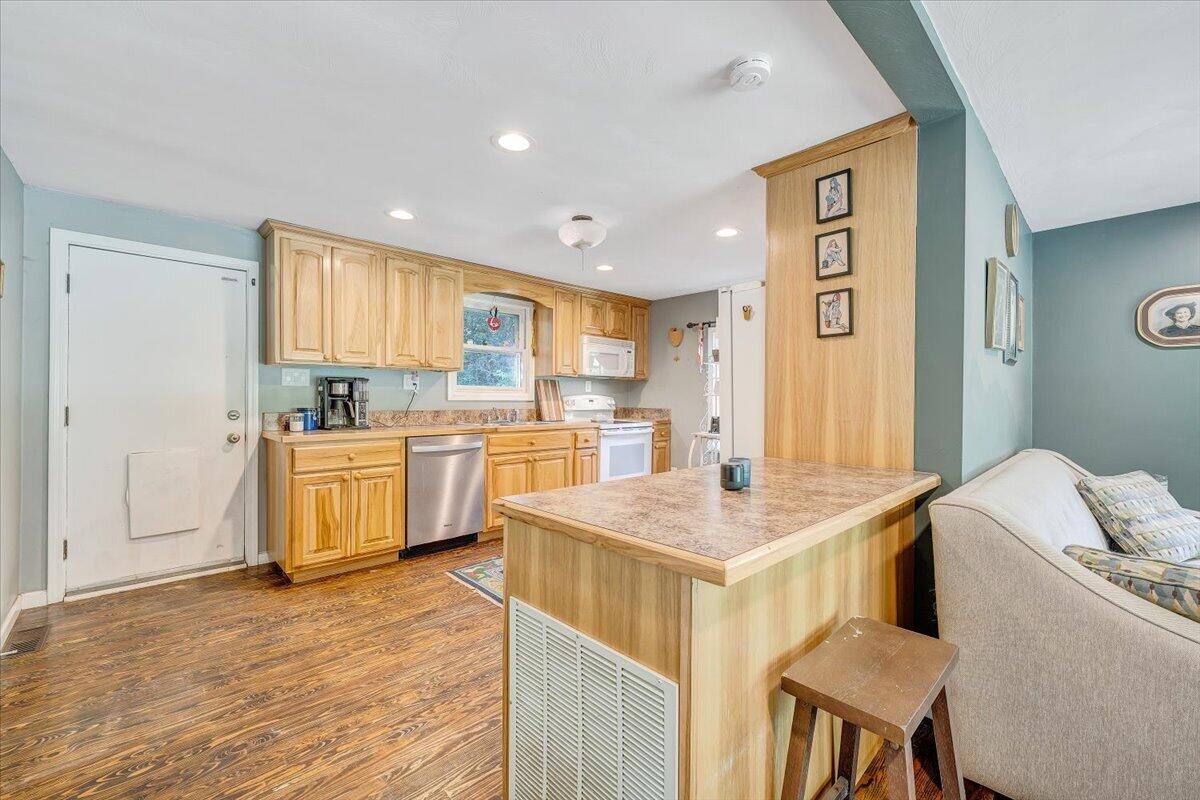 5774 Bradshaw Road Salem, VA 24153 - Photo 9 of 33 09-MIB01335