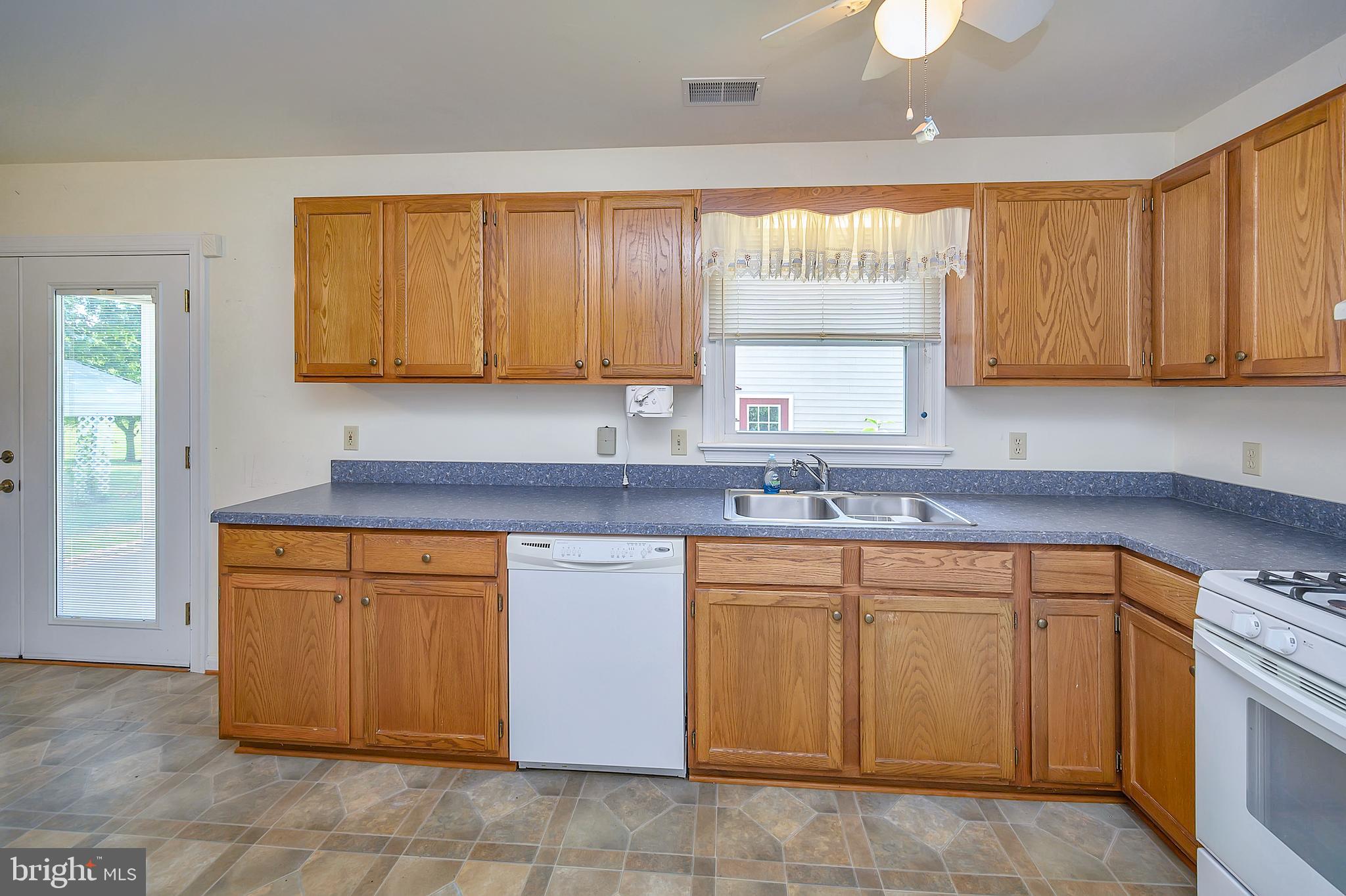 4286 Comanche Ridge King George, VA 22485 - Photo 13 of 44 Gallery Image 13