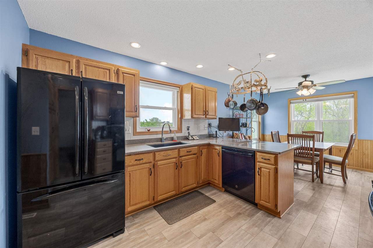 2528 Quincy Road Northeast Solon, IA 52333 - Photo 10 of 43 Gallery Image 10