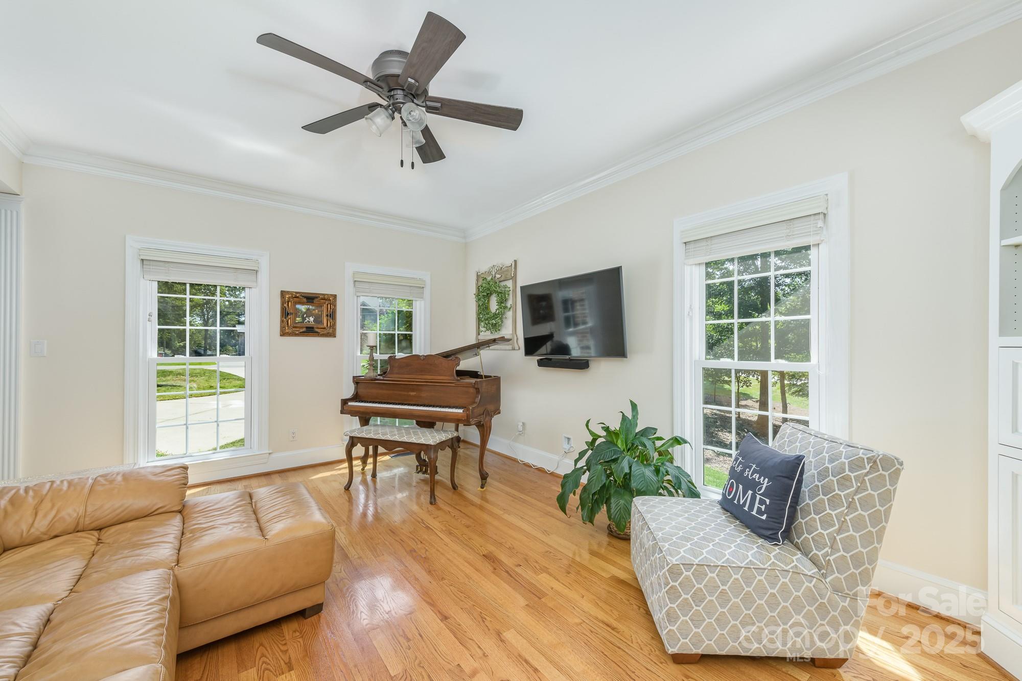 5300 Green Rea Road Charlotte, NC 28226 - Photo 20 of 42 a living room with furniture and a window
