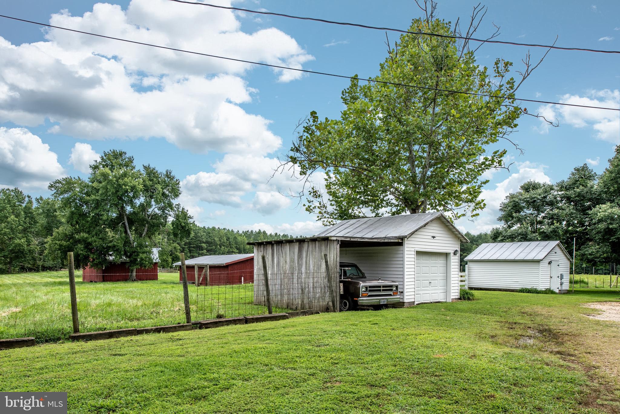 15390 Round Hill Road King George, VA 22485 - Photo 27 of 104 Garage and carport!