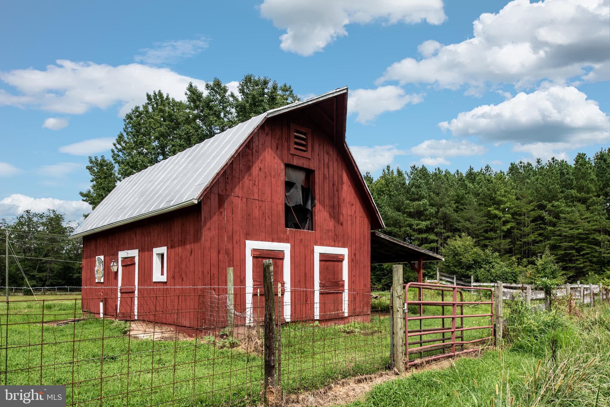 15390 Round Hill Road King George, VA 22485 - Photo 38 of 104 Big Red Barn has water and electric!