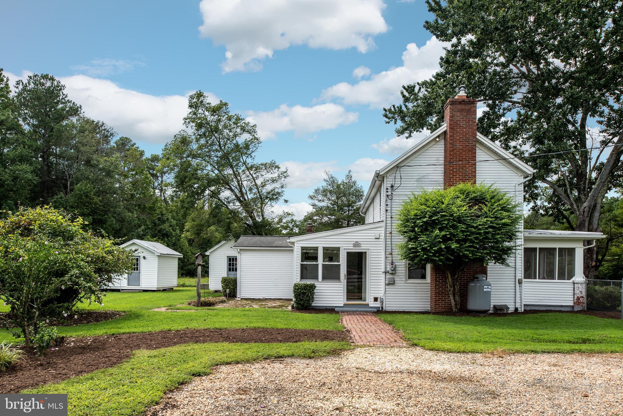 15390 Round Hill Road King George, VA 22485 - Photo 42 of 104 View from driveway to sun porch!
