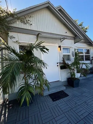 $3,200 | 180 Northeast 82nd Terrace, Unit L, Miami, FL 33138