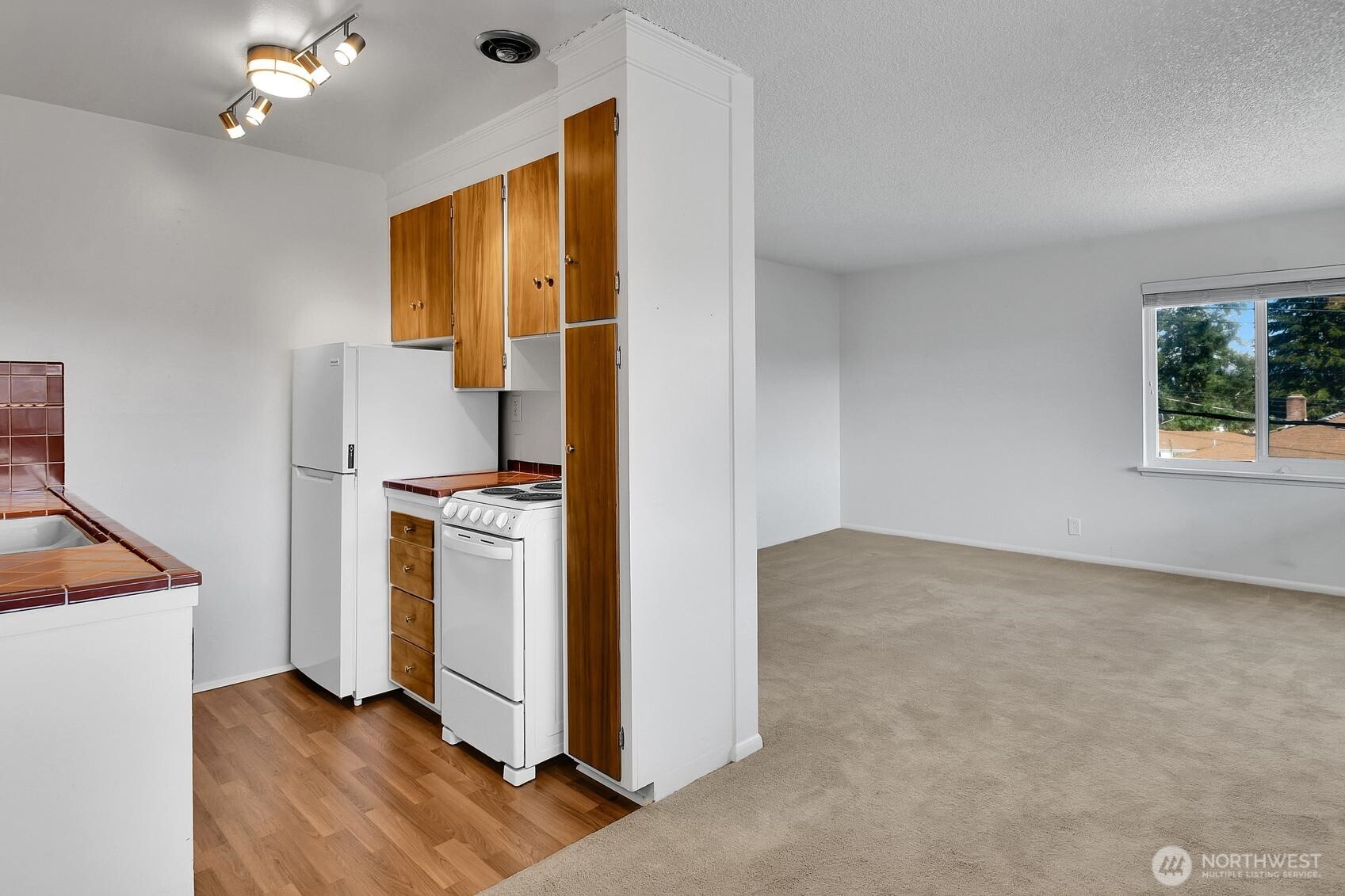 4130 36th Avenue Southwest Seattle, WA 98126 - Photo 11 of 22