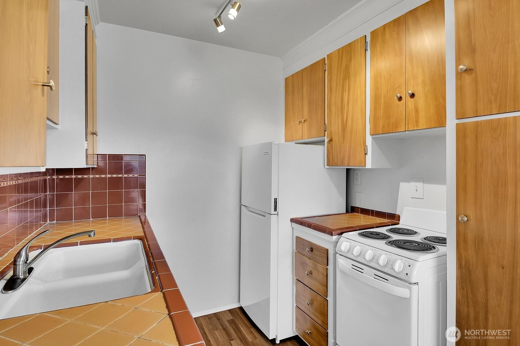 4130 36th Avenue Southwest Seattle, WA 98126 - Photo 13 of 22