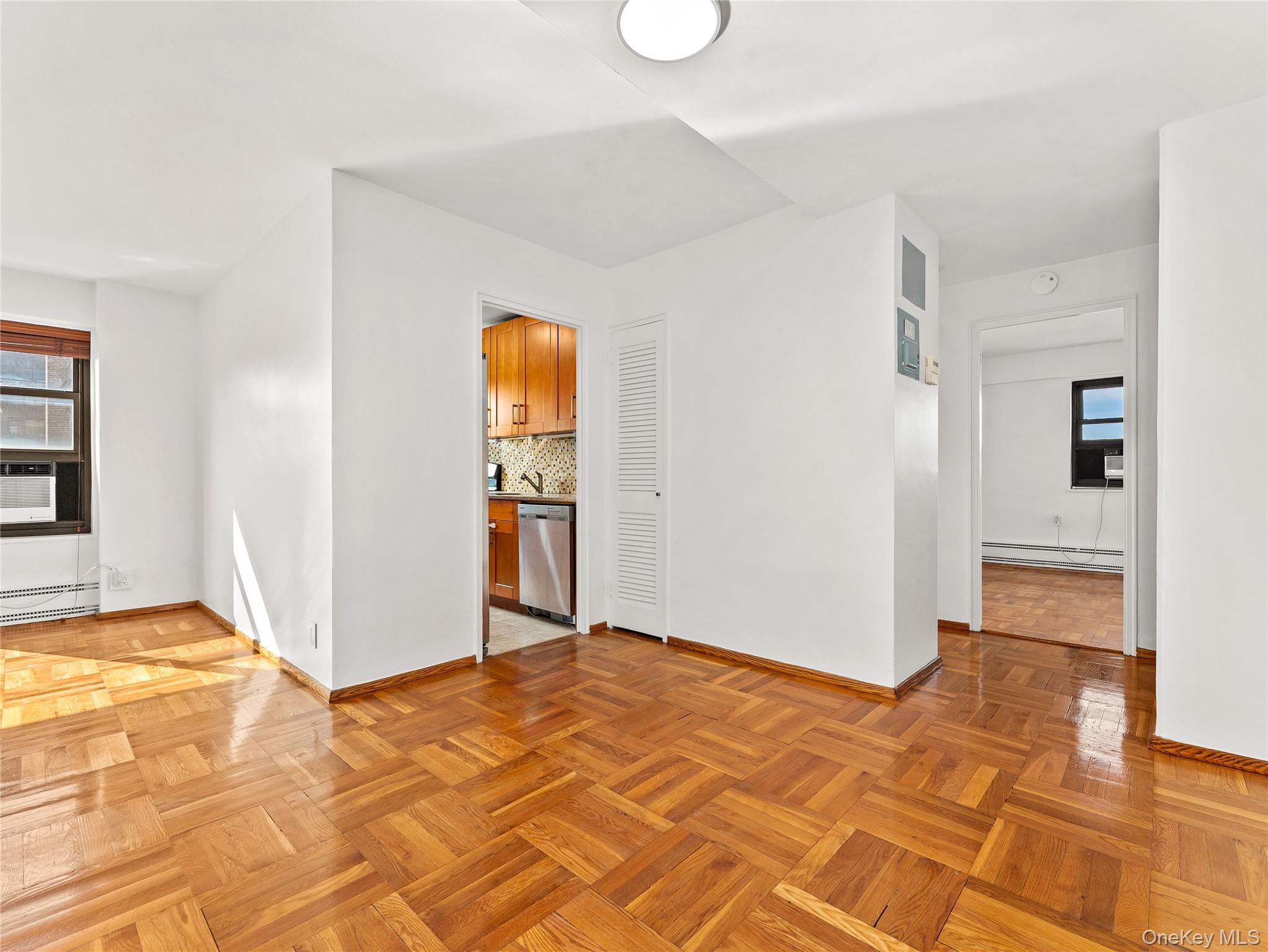 21-66 33rd Road, Unit 11B Queens, NY 11106 - Photo 6 of 20