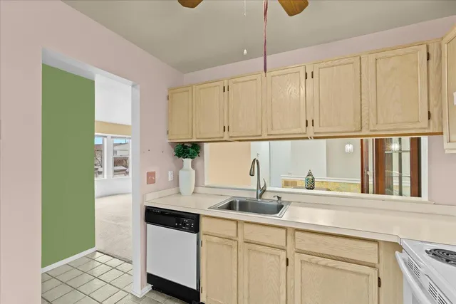 $186,000 | 44750 Bayview Drive, Unit 37, Novi, MI 48377