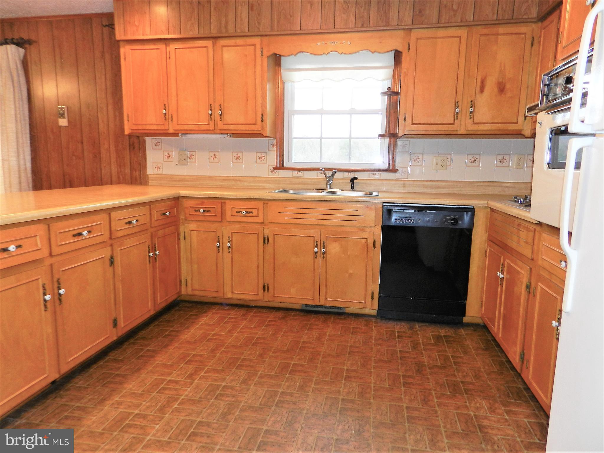 11269 Old Stillhouse Road Boston, VA 22713 - Photo 15 of 77 Kitchen