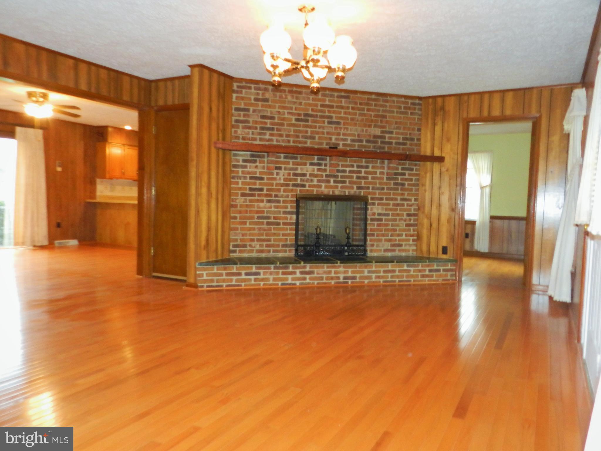 11269 Old Stillhouse Road Boston, VA 22713 - Photo 3 of 77 Living Room