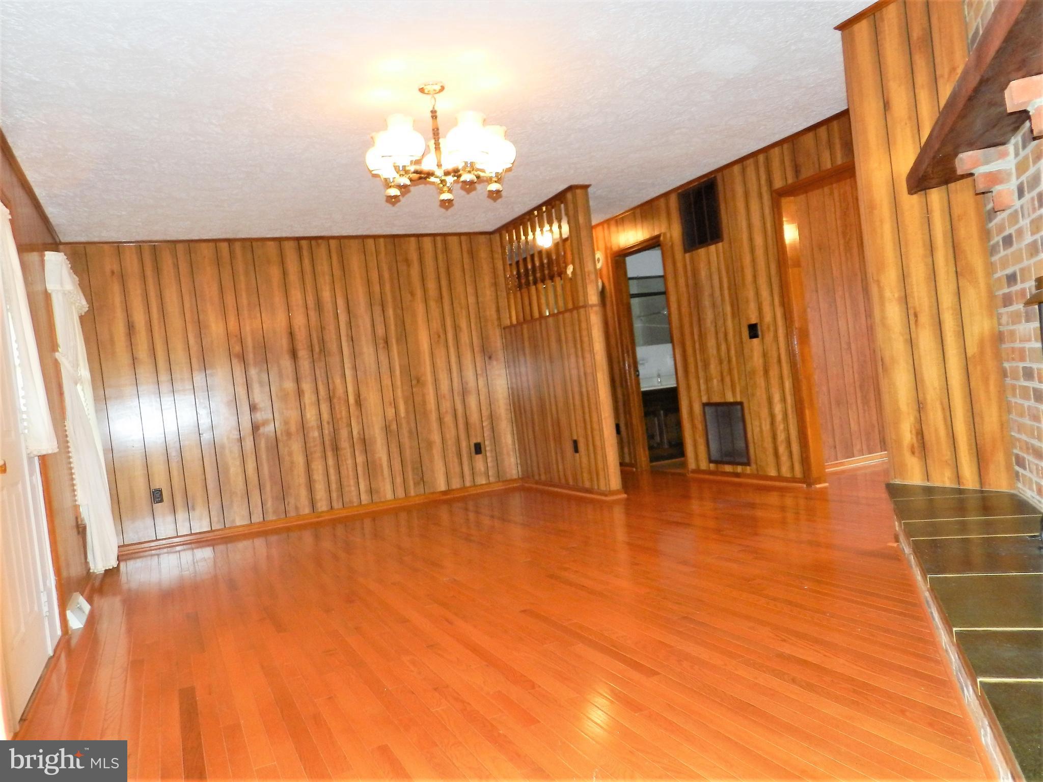 11269 Old Stillhouse Road Boston, VA 22713 - Photo 22 of 77 Living