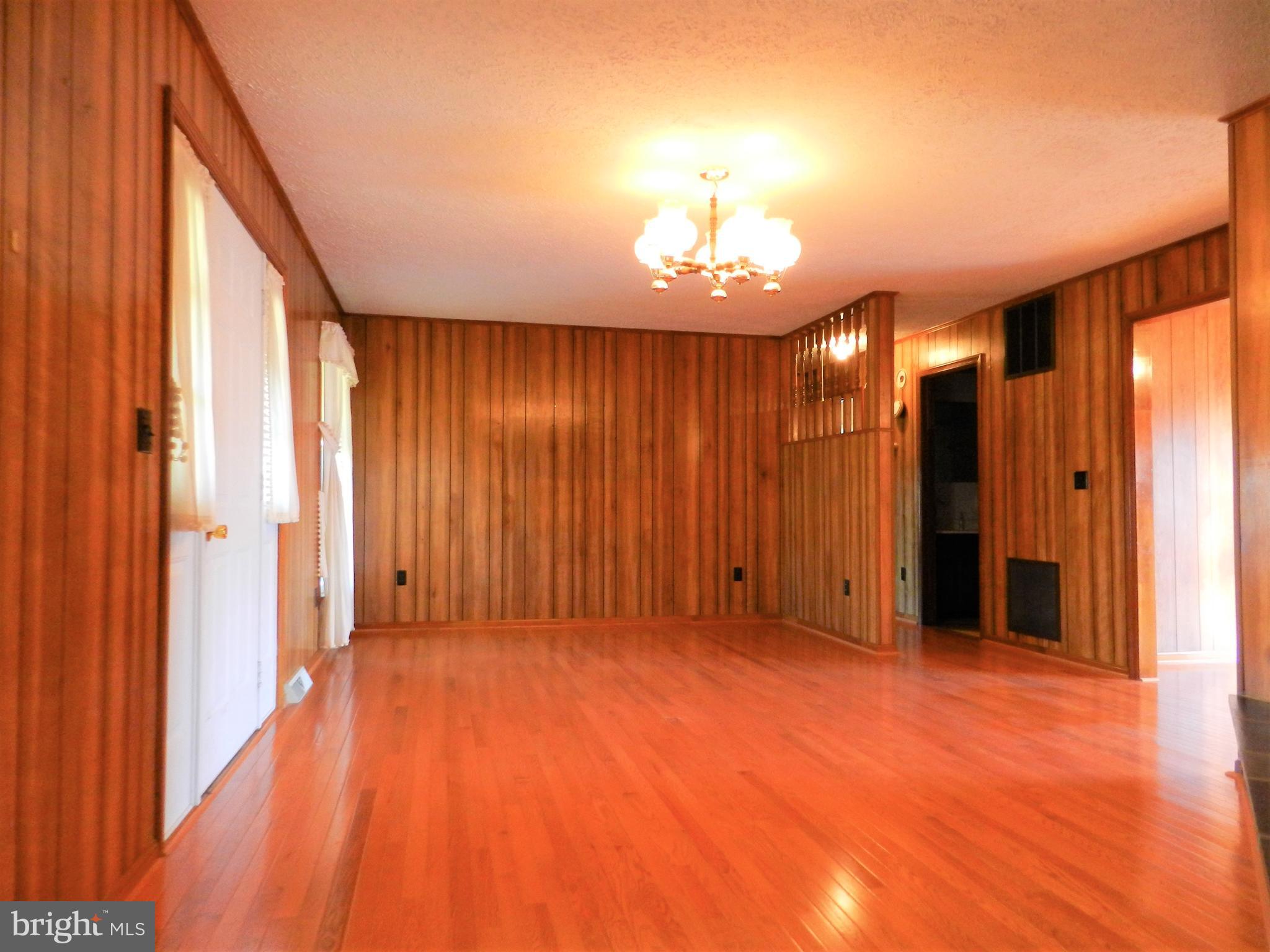 11269 Old Stillhouse Road Boston, VA 22713 - Photo 35 of 77 Living Room