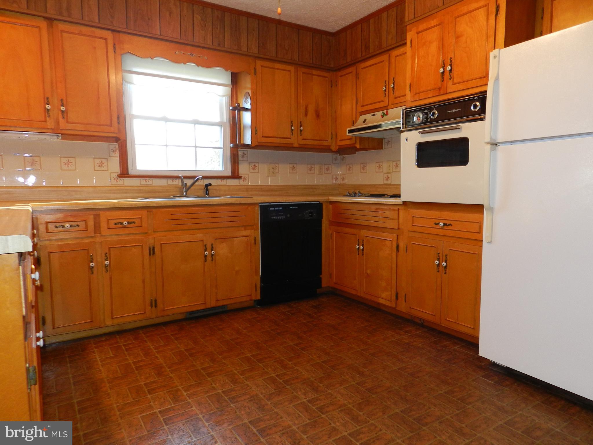 11269 Old Stillhouse Road Boston, VA 22713 - Photo 5 of 77 Kitchen w/cooktop & wall oven