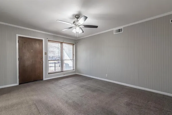 $2,400 | 12118 Brisbane Avenue, Farmers Branch, TX 75234