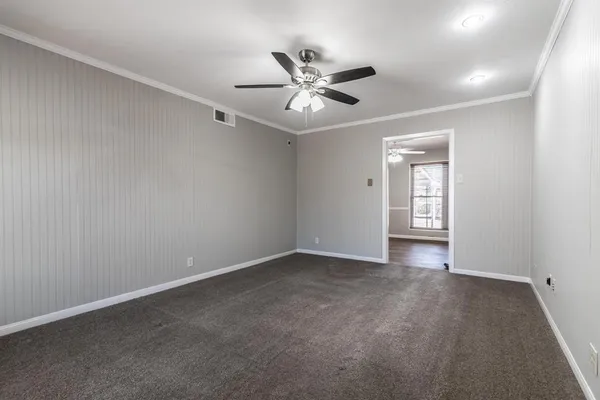 $2,400 | 12118 Brisbane Avenue, Farmers Branch, TX 75234
