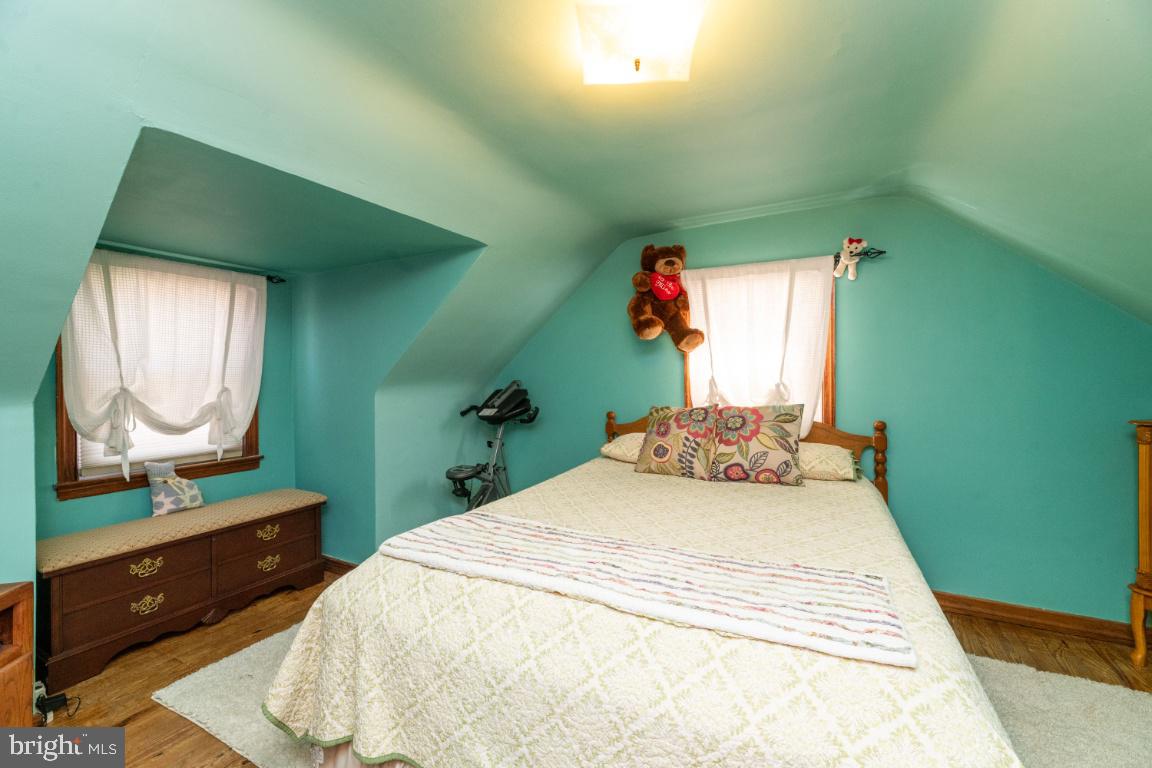 519 Cresswell Road Baltimore, MD 21225 - Photo 26 of 40 Bedroom 3