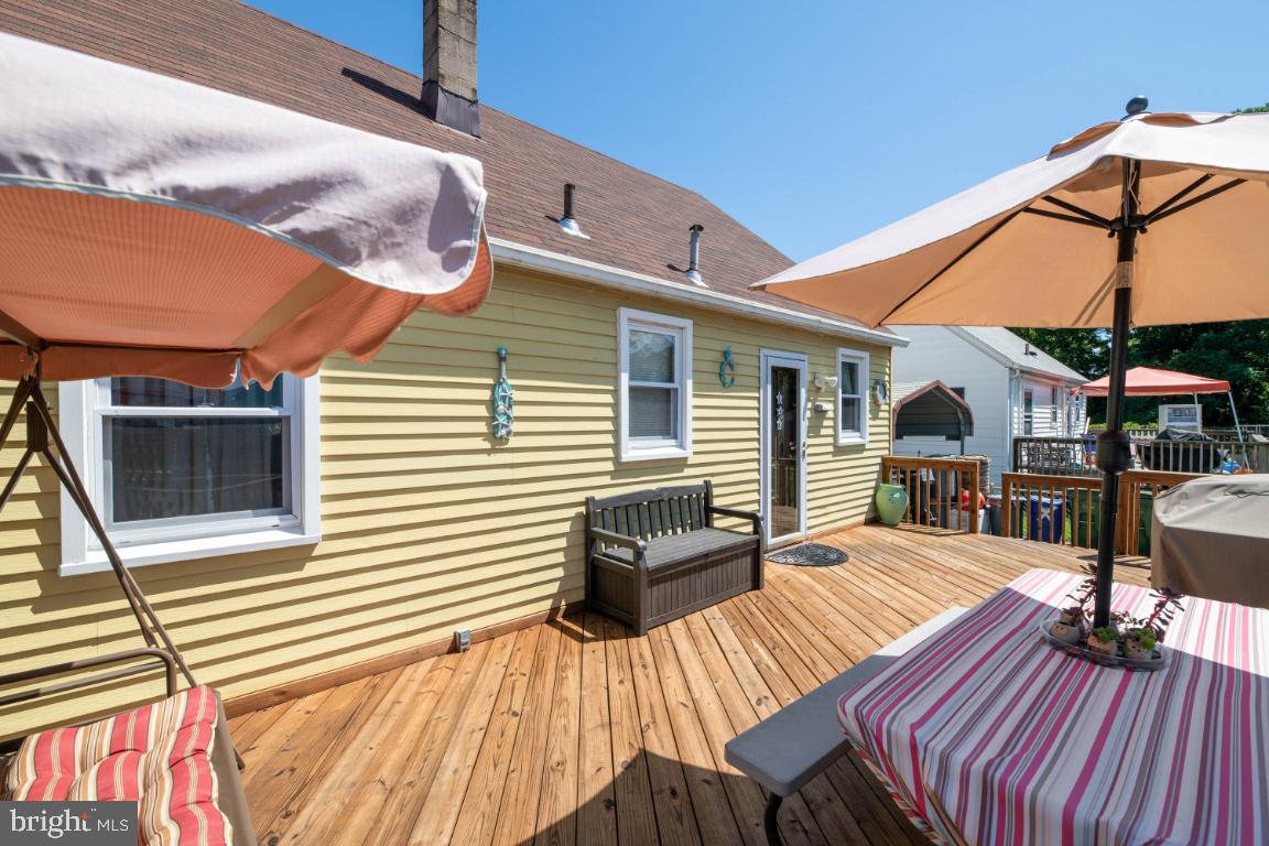 519 Cresswell Road Baltimore, MD 21225 - Photo 32 of 40 Wonderful deck - ready for those summer cookouts