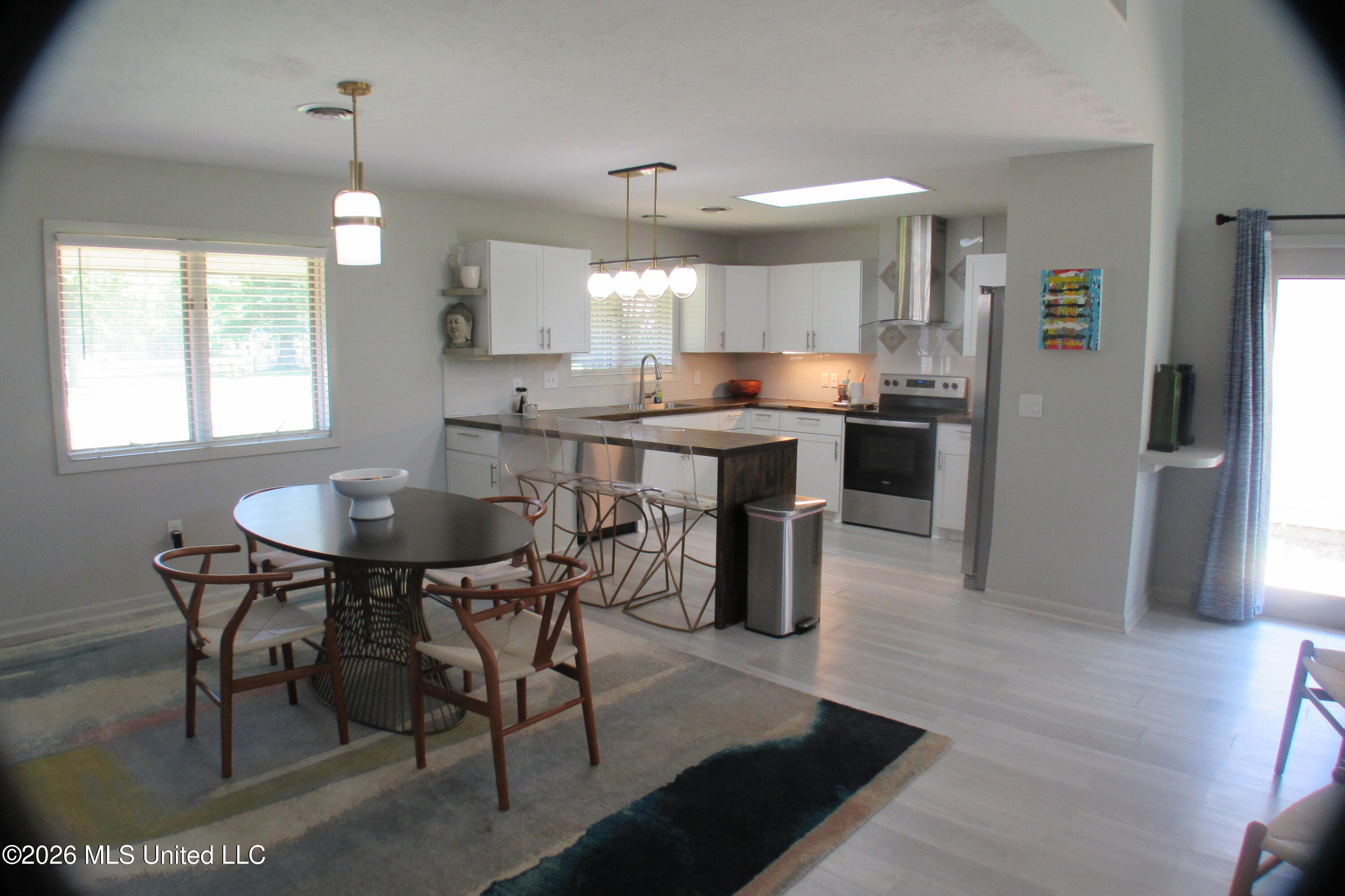 407 Spike Ridge Canton, MS 39046 - Photo 14 of 36 dining room/kitchen