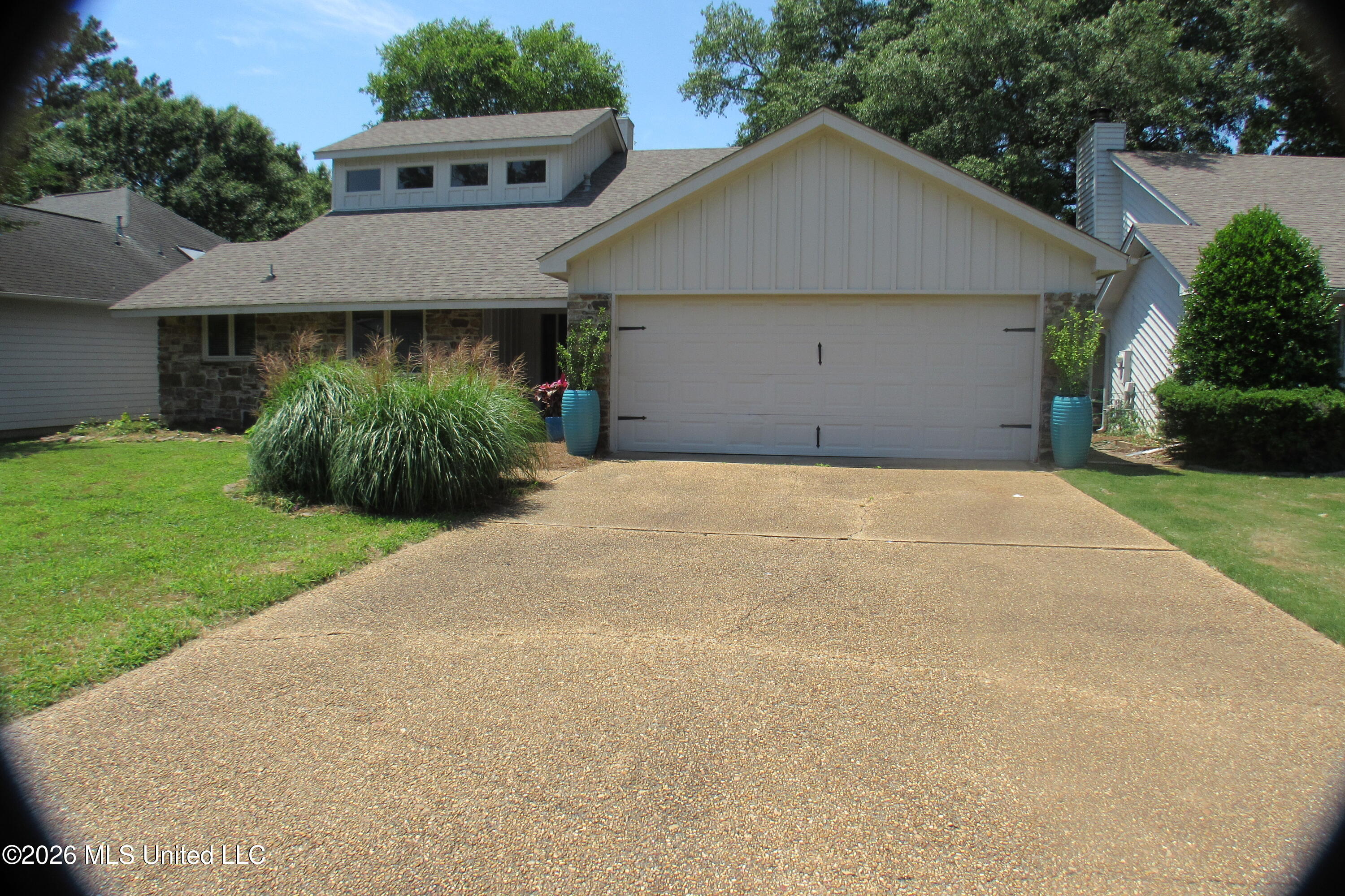 407 Spike Ridge Canton, MS 39046 - Photo 2 of 36 front