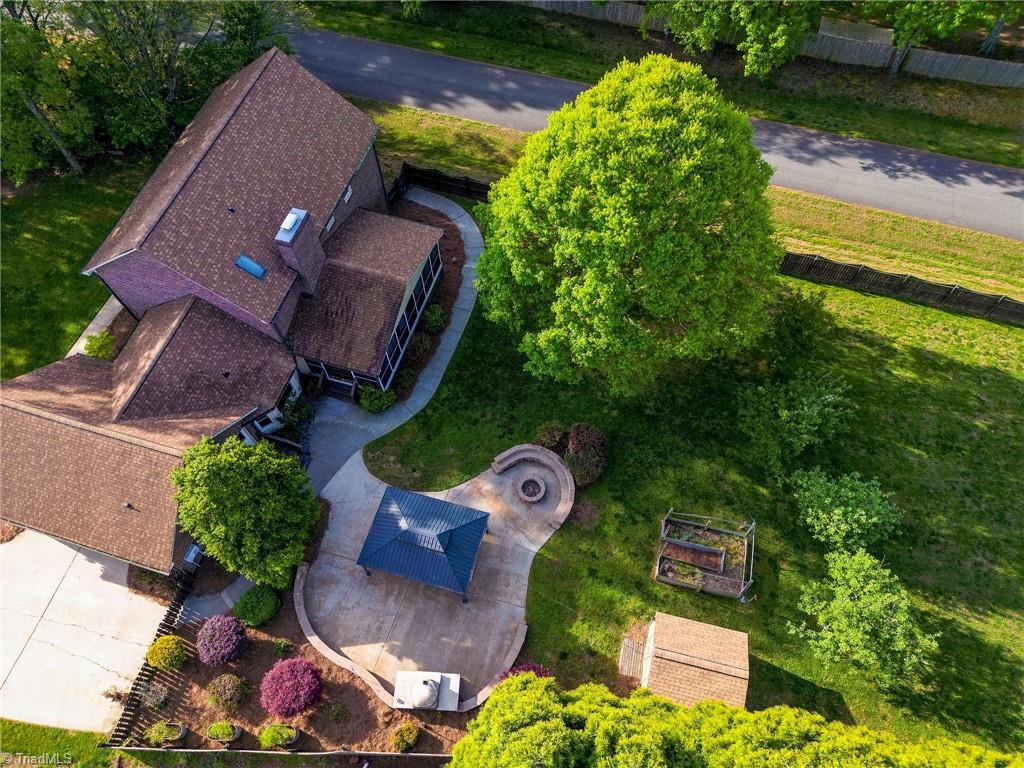 466 Windsor Park Road Kernersville, NC 27284 - Photo 4 of 50
