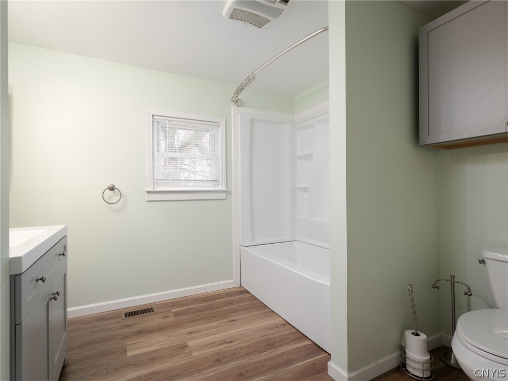 28095 Old Town Springs Road Lyme, NY 13622 - Photo 18 of 48 Full Bath