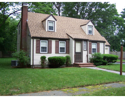 4 Barrows Road Reading, MA 01867 - Photo 1 of 10