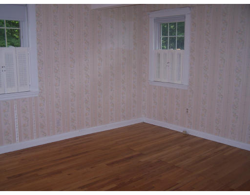 4 Barrows Road Reading, MA 01867 - Photo 7 of 10