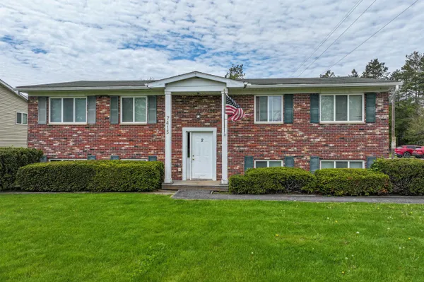 $795 | 7415 Roger Thomas Drive, Unit 2, Mount Morris, MI 48458