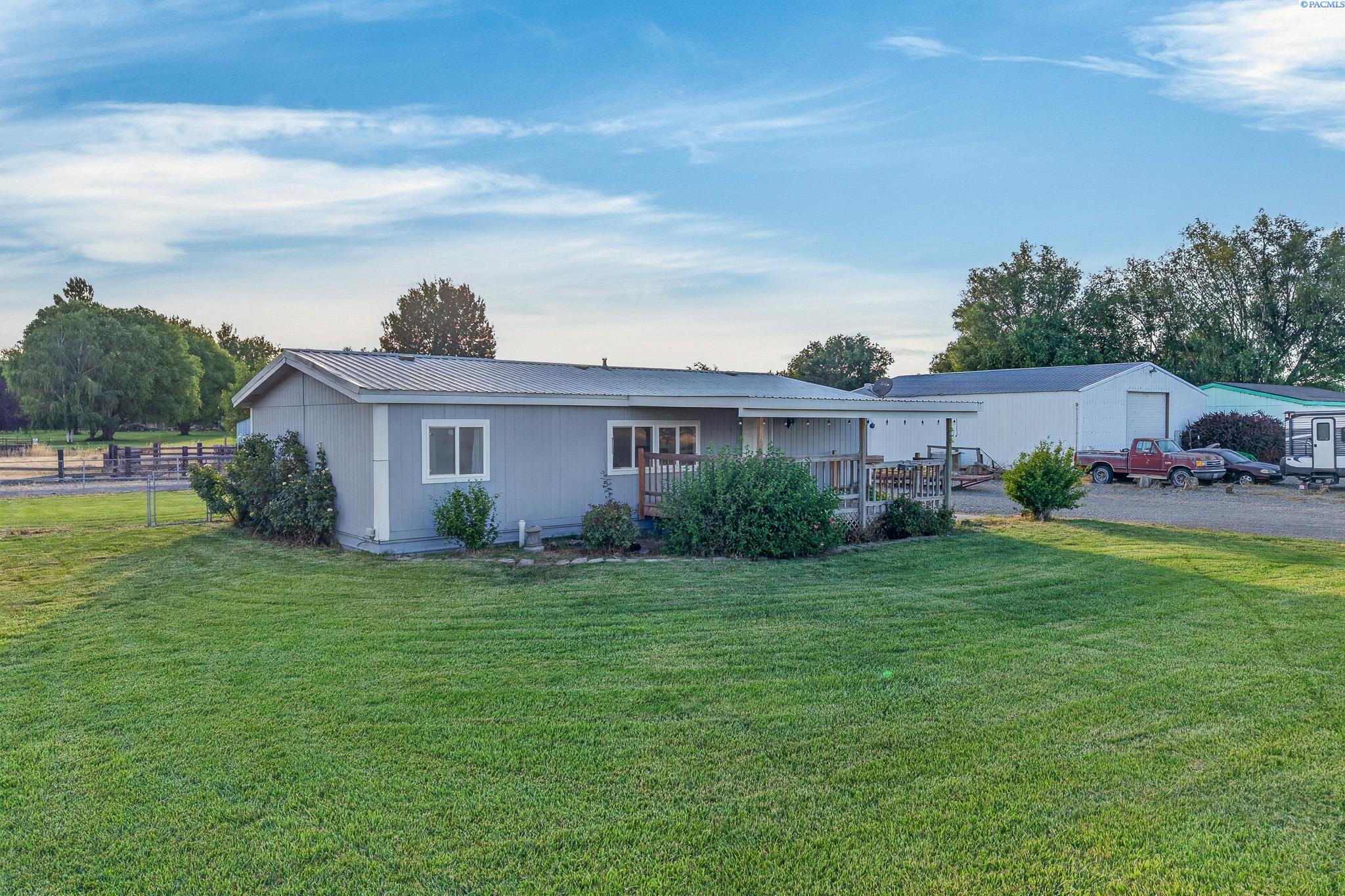 44104 South Morton Road Kennewick, WA 99337 - Photo 2 of 50 Gallery Image 2