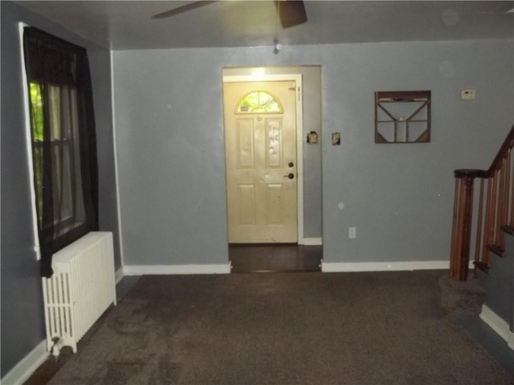 279 McCoy Road McKees Rocks, PA 15136 - Photo 4 of 32