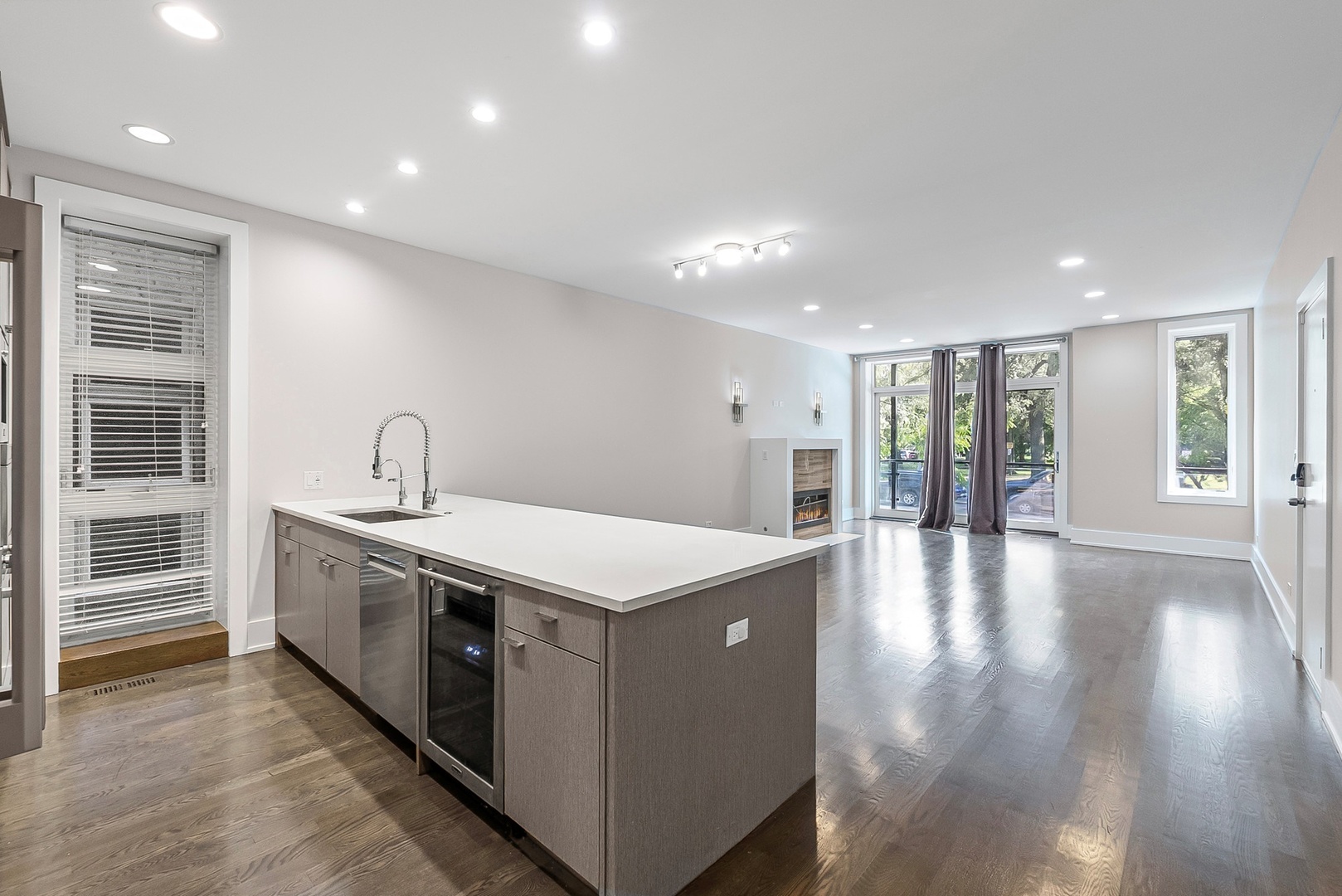 2814 West North Avenue, Unit 1E Chicago, IL 60647 - Photo 4 of 19